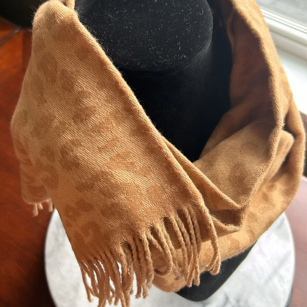 Animal print Merona scarf nwot caramel color soft head wear scarf wrap style